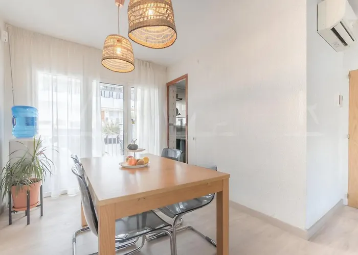 Casa Compartida Con Huespedes La Creu ゲストハウス