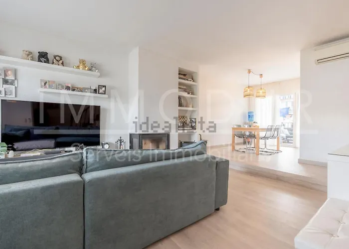 ゲストハウス Casa Compartida Con Huespedes La Creu コマルガ